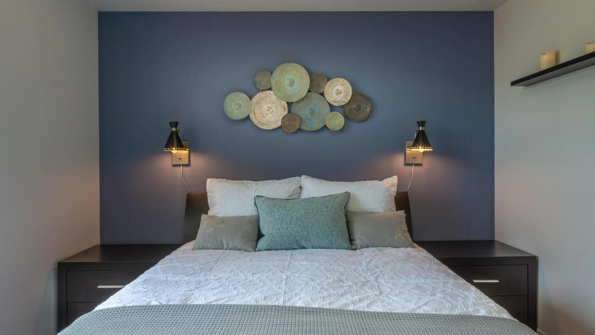 Executive Condo In Old Town Victoria Apartment